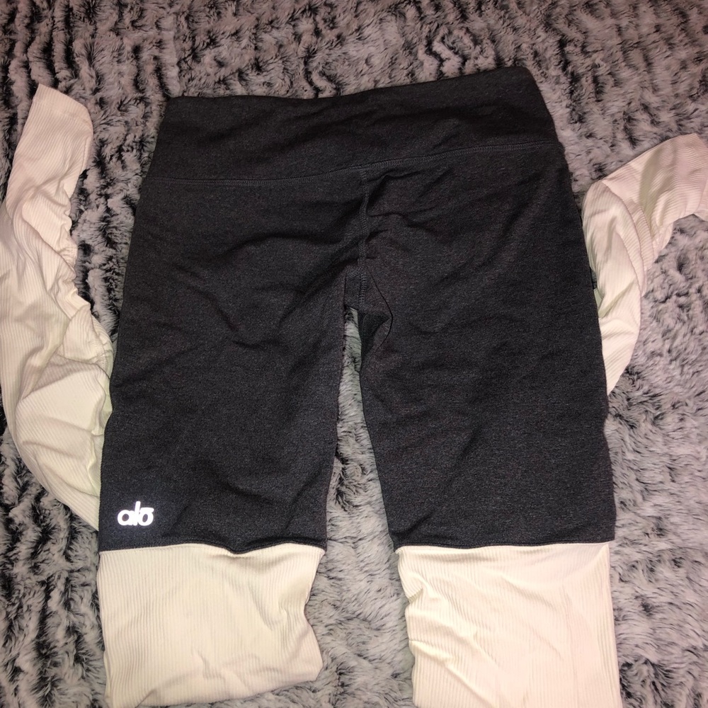 Alo Leggings - Picture 3 of 6